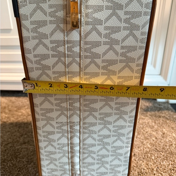 Michael Kors Carry On Luggage - Picture 14 of 15